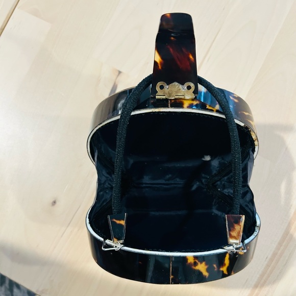 Vintage 1950s Tortoiseshell Lucite Box Handbag - Oval - Black Cord Handle - Picture 3 of 3